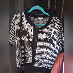 Sioni Black and White Patterned Knit Top